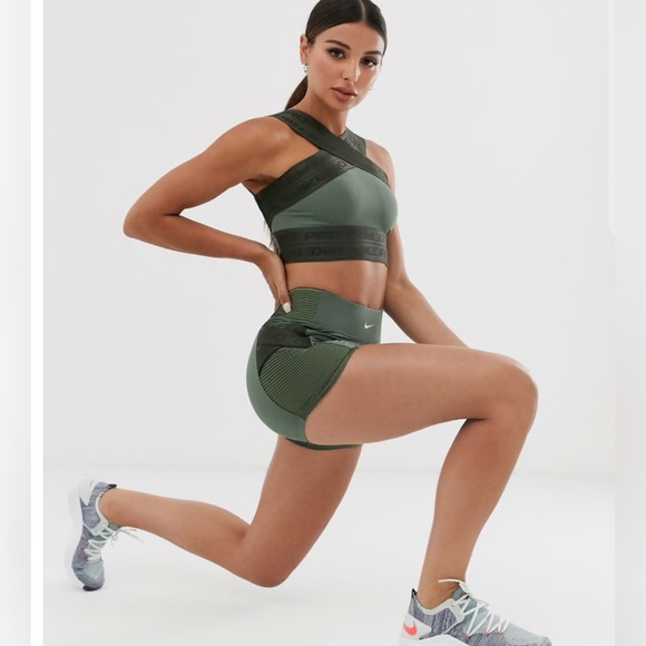 Nike Pro Tank - Picture 3 of 5